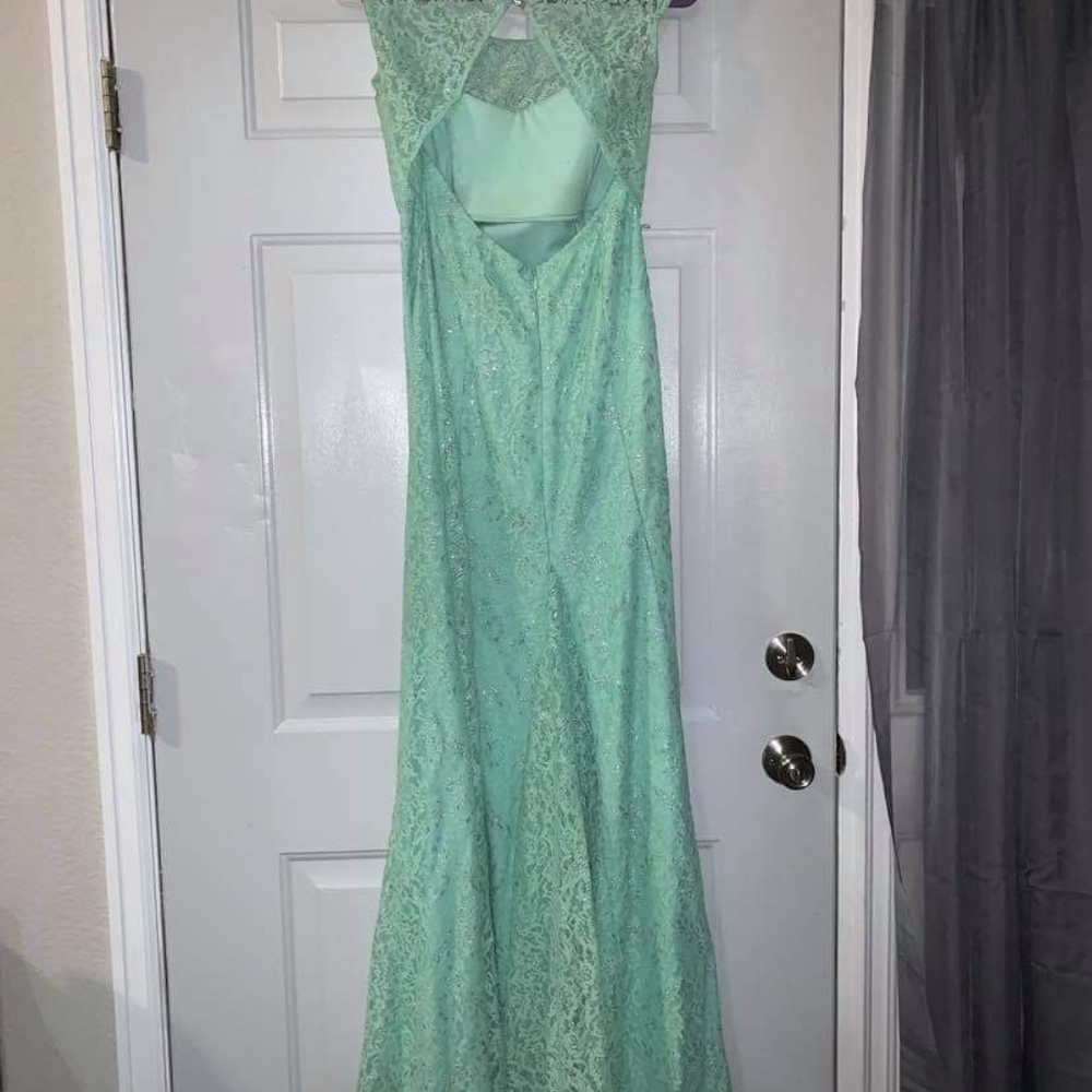Prom/Event - Picture 2 of 4